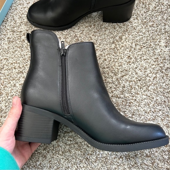 Black Ankle Boots Round Toe Low Chunky Block Heel Non-Slip Comfortable Neutral - Picture 8 of 10